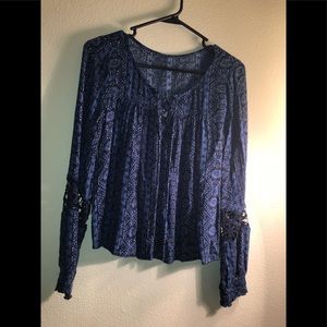 Very cute long sleeve with nice pattern and color